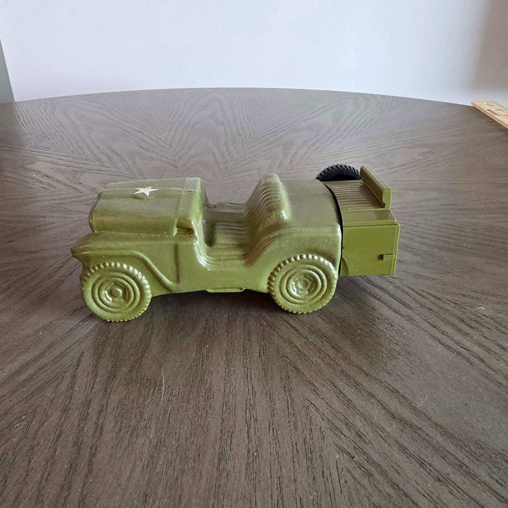 Vintage Avon Wild Country After Shave Army Jeep Decanter Olive Green Glass 4oz